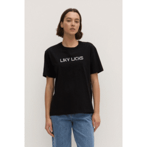 black tee